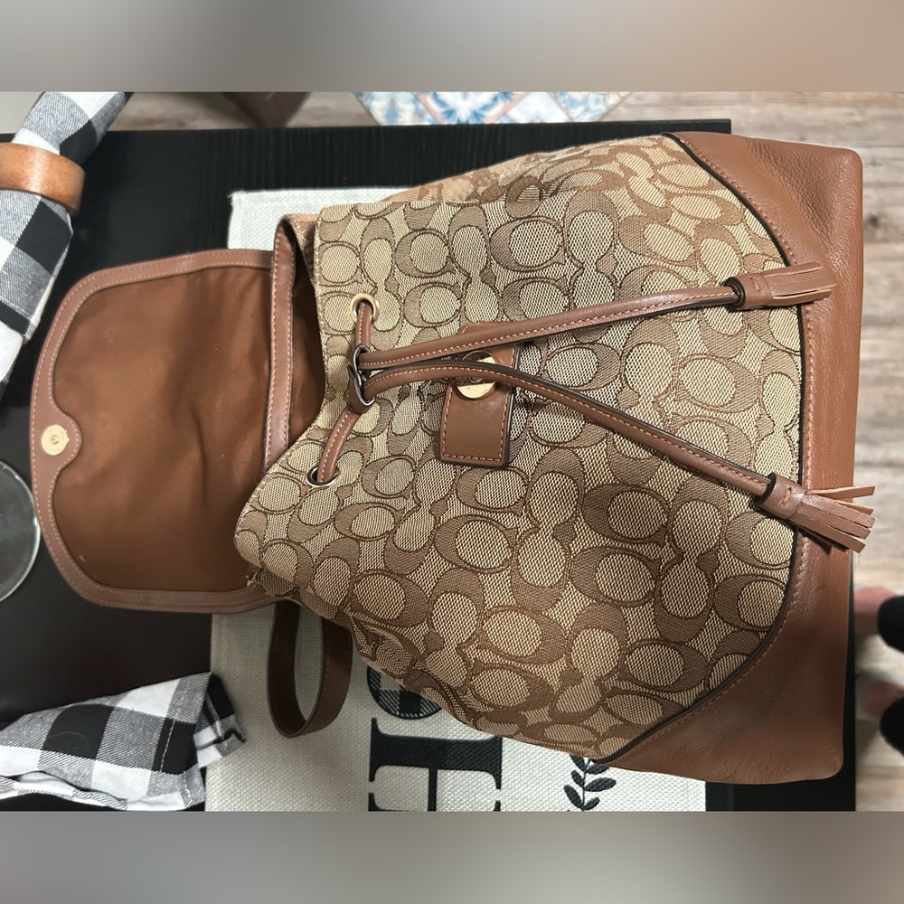 Coach❤️Elle Tan & Brown Signature Canvas And Leather Backpack With COA & Hangtag - Picture 13 of 16